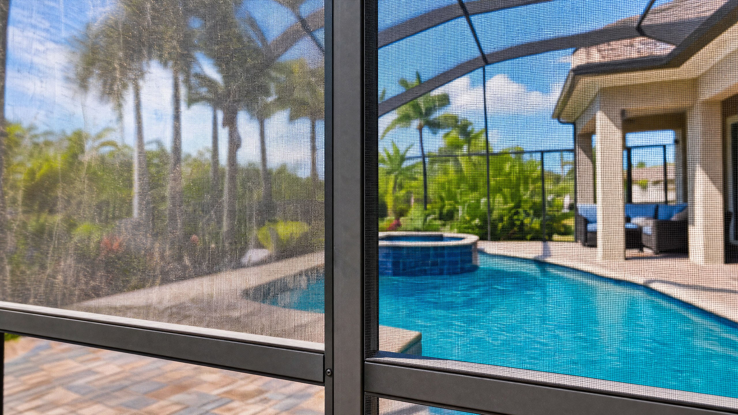 Which Pool Cage Screen Lasts the Longest? The Truth About Screen Lifespan in Florida — Screening DunRite