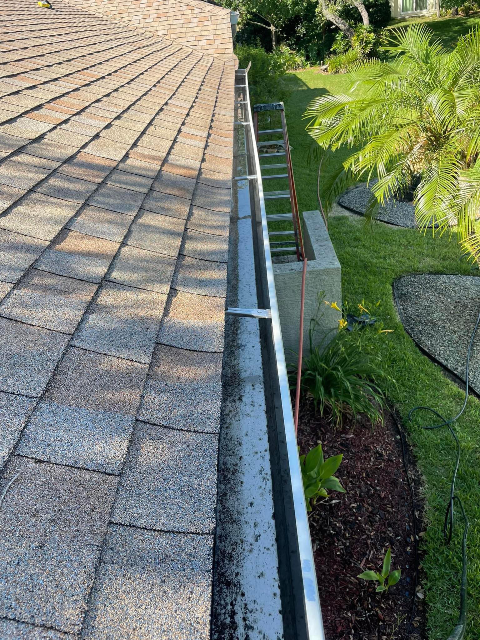 Gutter Cleaning — Screening DunRite project photo