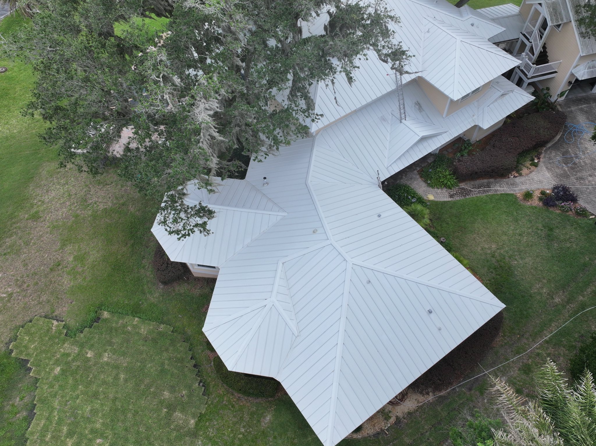 Roof Cleaning — Screening DunRite project photo